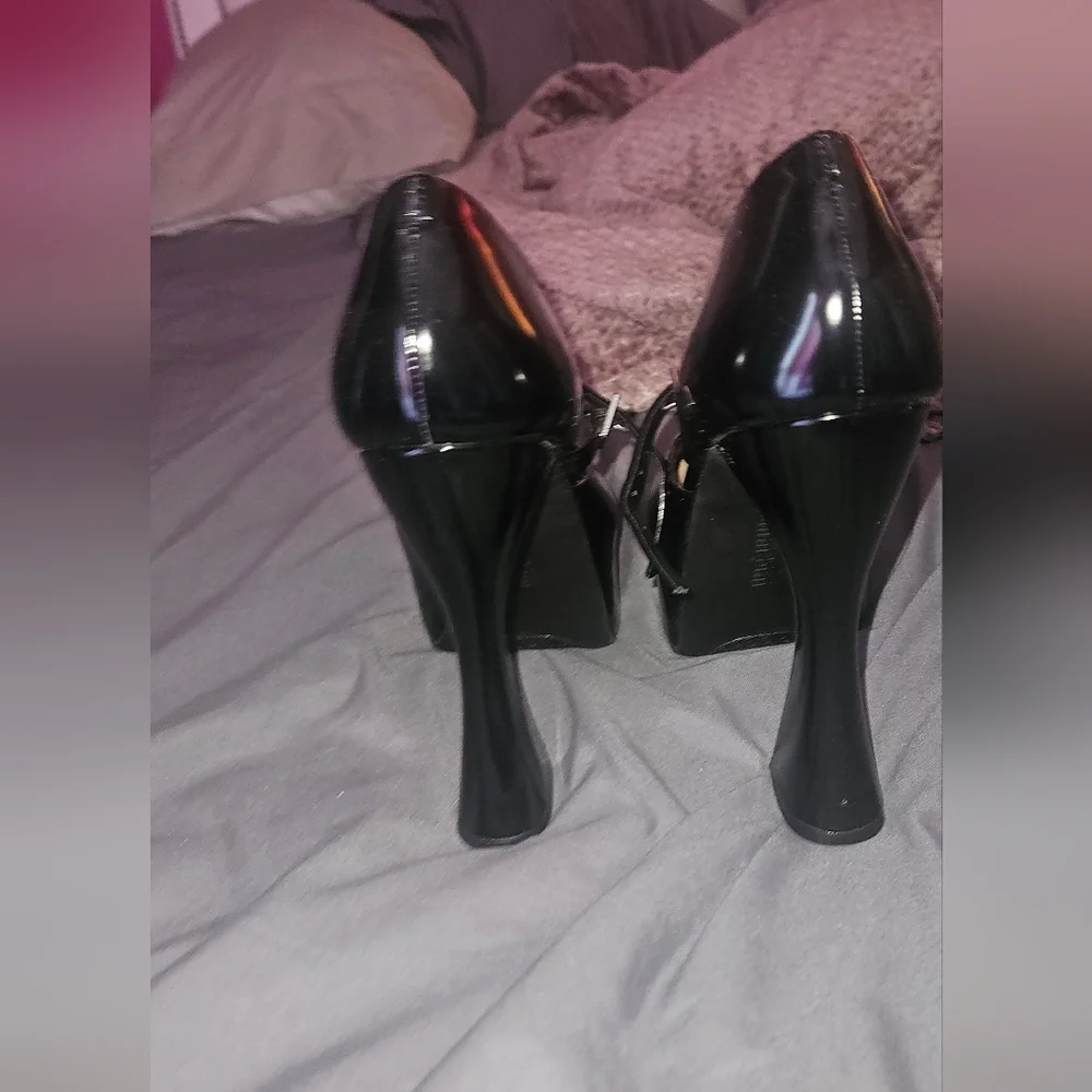 Platform heels - Picture 3 of 4